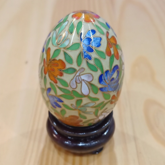 New in box Cloisonne White Egg Ornament w stand Vintage Collectible Medi… - Picture 5 of 12